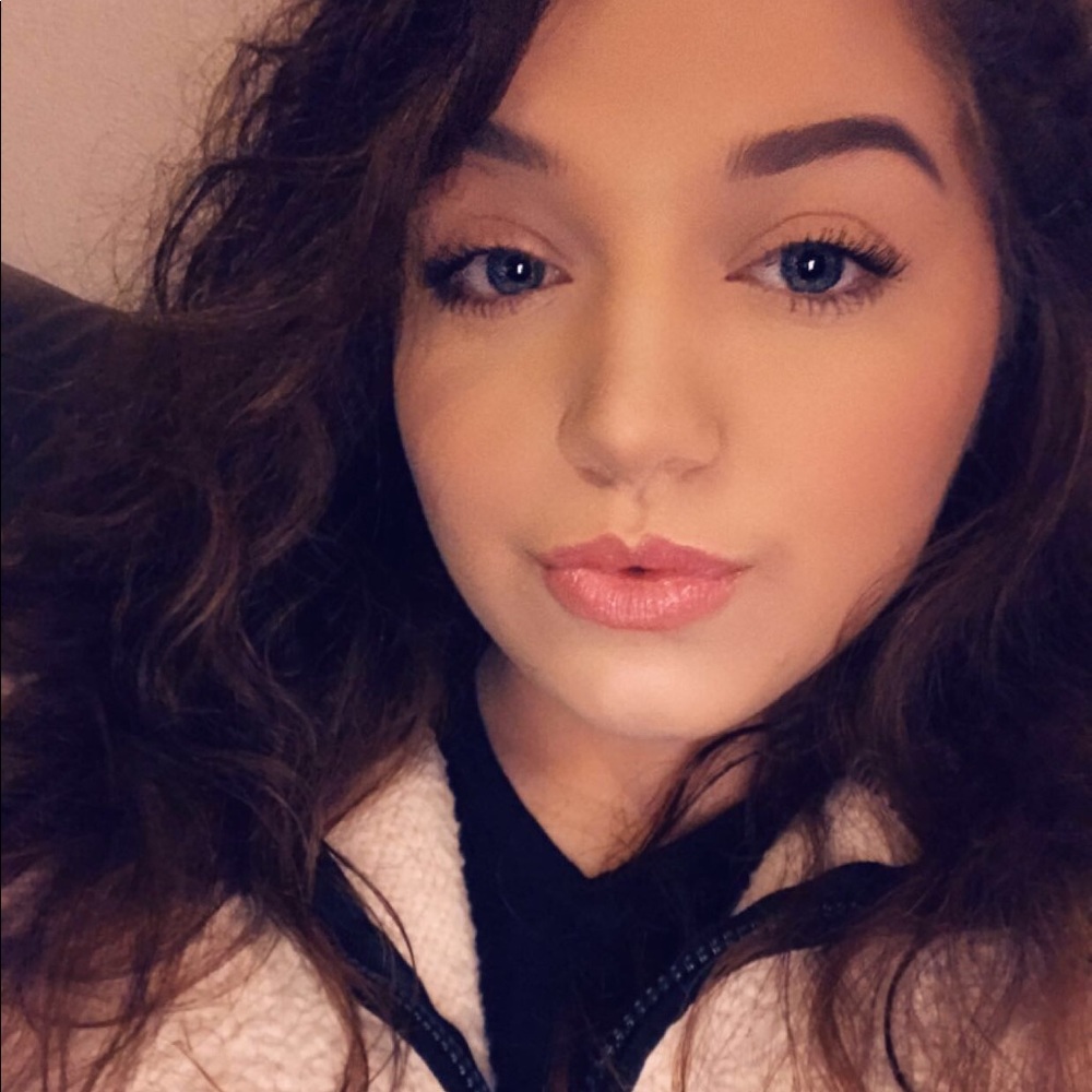 Meet your Posher, Zoe